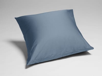 Yumeko kussensloop katoensatijn faded blauw 65x65 - Bio, eco & fairtrade - 1 stuk