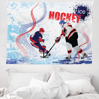 ABAKUHAUS Hockey Wandtapijt, 2 ijshockeyers in cartoonstijl op een abstracte ijsbaanachtergrond, 150 x 110 cm, meerkleurig