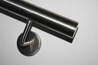 RVS Leuning 42,4 mm - V2A Gepolijst met Rechte Eindkap 6000 mm
