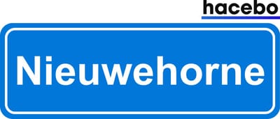 Hacebo - Plaatsnaam Sticker - 29x10 CM - Nieuwehorne sticker - Verkeersborden sticker - grappige cadeaus - Nieuwehorne