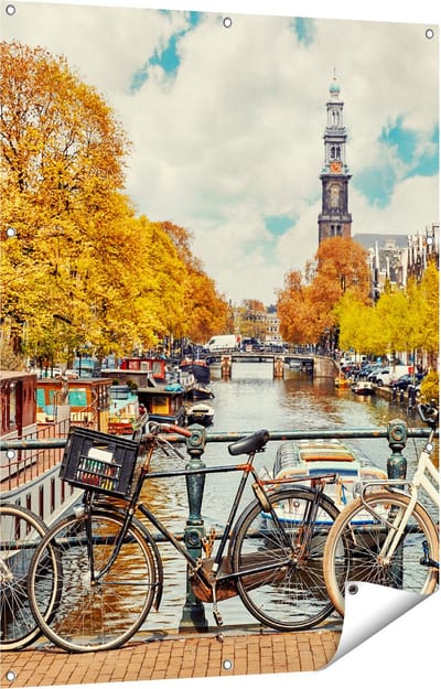 Gards Tuinposter Amsterdamse Brug bij een Brug met Fietsen - 90x120 cm - Tuindoek - Tuindecoratie - Wanddecoratie buiten - Tuinschilderij