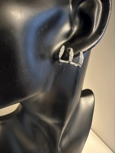 zirkonia claw oorstekers | Make up | Parfum | Moederdag | Verjaardagscadeau| Cadeautje| Valentijnsdag| Kado | sieraden | vaderdag | oorbellen | oorsieraden