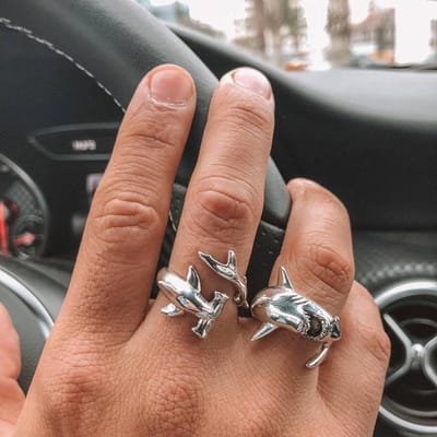 Vintage Eenvoudige Walvis Hanger Ketting Grote Witte Haai Ring Sets Voor Vrouwen Verfijnd High-End Ontwerp Feest Bedel Sieraden Cadeau brown