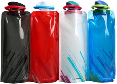 TOVBMUP Draagbare waterfles - Opvouwbare waterfles - Flexibele herbruikbare waterfles - Geschikt voor wandelen, avontuur, reizen - 700 ml - 4-pack - Wit,Rood, blauw en zwart