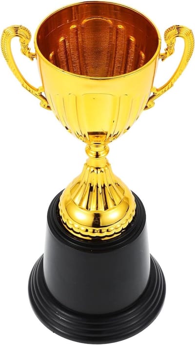 Trofee Beker - Kinderen Prijs - Wedstrijd Beloning - Verfijnd Ontwerp - 21.5 centimeter - Goud