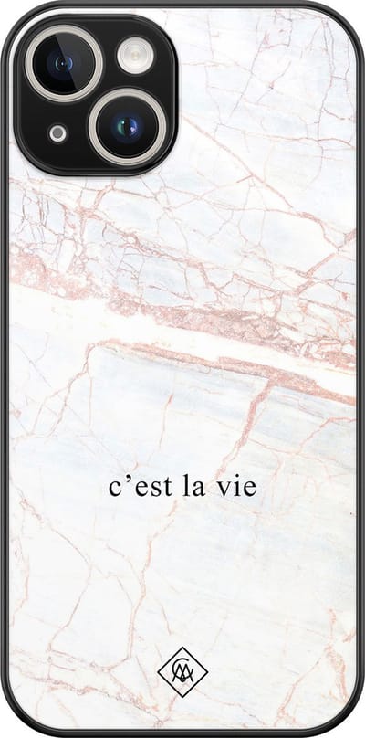 Casimoda® hoesje - Geschikt voor iPhone 14 - C'est La Vie - Luxe Hard Case Zwart - Backcover telefoonhoesje - Bruin/beige