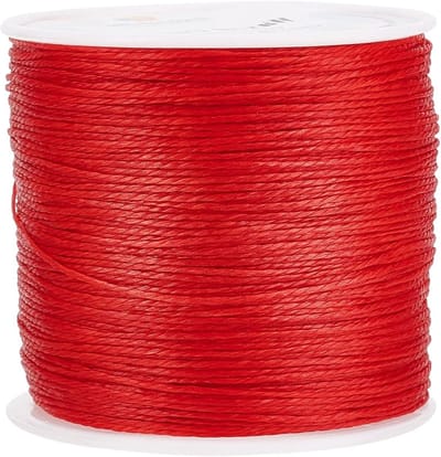Ronde Gewaxte Katoenen Draad van 0.5mm - 106m Rol voor Sieraden Maken en Macramé in Rood