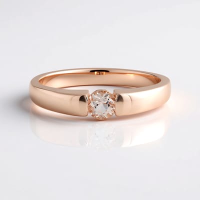 Cavill - Zilveren ring met roségoud vergulding - 0,27 ct ronde Morganiet uit Mozambique - elegante damesring met bezel zetting