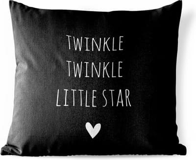Buitenkussen Weerbestendig - Engelse quote "Twinkle twinkle little star" met een hartje tegen een zwarte achtergrond - 50x50 cm