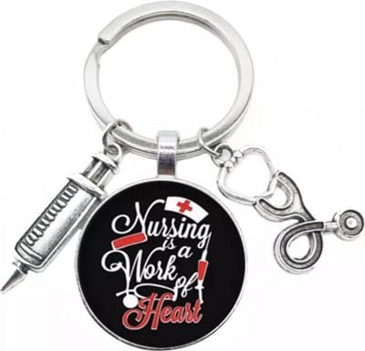 Akyol - Nursing is a work of heart Sleutelhanger - Arts - Arts - Leuk kado voor iemand die arts is - 2,5 x 2,5 CM