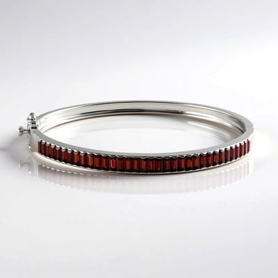 Cavill - Zilveren Armband - 925 Sterling Zilver Geplatineerd - Mozambique Granaat 4.6 ct - Baguette Geslepen - Verstelbare Luxe Armband Dames
