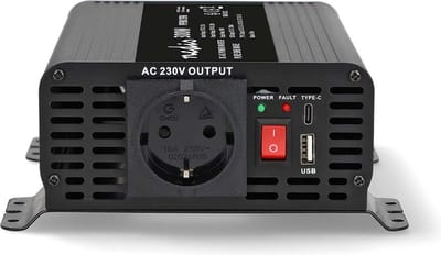 Nedis Auto Omvormer 300W – 12V / 230V – 1x Stopcontact + USB-A & USB-C – Zuivere Sinusgolf – Schroefaansluiting – Spanningsomvormer