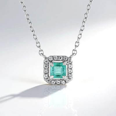 Cavill - Elegante Dames Halsketting 18K Goud Verguld - 0,3 ct Colombiaanse Smaragd Asscher Slijpvorm - 17 Cambodjaanse Zirkonia's - 45,5 cm Lengte