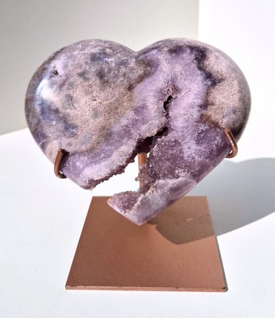 ThaleiaDesign - Roze amethist hart op standaard - Edelstenen en Mineralen - amethist - Spiritualiteit - Woondecoratie - valentijn - liefde - cadeau - cadeautje vrouw - moederdag cadeau