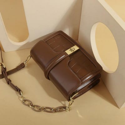 Nieuwe Herfst en Winter Mode Dames Tas High-end Crossbody Tas Ketting Schouder Kleine Vierkante Tas brown