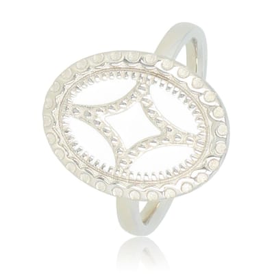 My Bendel - Zilverkleurige Vintage Ring met Patroon Wit - Vintage Zilverkleurige Ring - Witte Inleg - Epoxy en Stainless Steel - met Luxe Cadeauverpakking | Sieraden Voor Dames | Maat 16.00 Mm / Maat 50