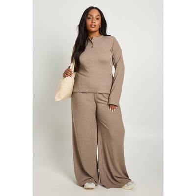 boohoo Dames Plus Geribbelde Henley met knoopsluiting en lange mouwen top en rechte pijpen broek co-ord | Mokka | Maat: 48