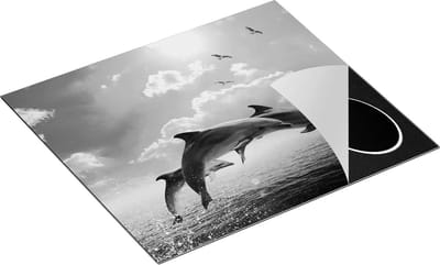 Chefcare Inductie Beschermer Dolfijnen Springen uit de Blauwe Zee - Zwart Wit - 60x50 cm - Afdekplaat Inductie - Kookplaat Beschermer - Inductie Mat