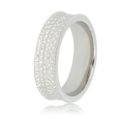 My Bendel - Brede Zilverkleurige Ring met Structuur - Brede Zilverkleurige Ring - Uniek Ontwerp - Tijdloze Elegantie - met Luxe Cadeauverpakking | Sieraden Voor Dames | Maat 16.00 Mm / Maat 50