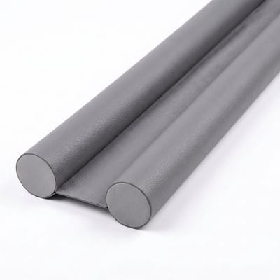 Cheqo® Tochtstrip - Tochtstopper - Tochtrol - Tochtband voor Deuren - Onderdeurafdichting - Deurbodemafdichting - Tochtwering - Tochtkussen - Kierafdichting - Anti Tocht voor onder de Deur tegen Kou en Geluid - Grijs
