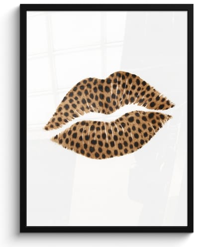 Poster in lijst - Fotolijst 50x70 cm - Posters - Lip - Panterprint - Minimalistisch - Wit - Posterlijst zwart - Decoratie - Wanddecoratie woonkamer - Muurdecoratie slaapkamer