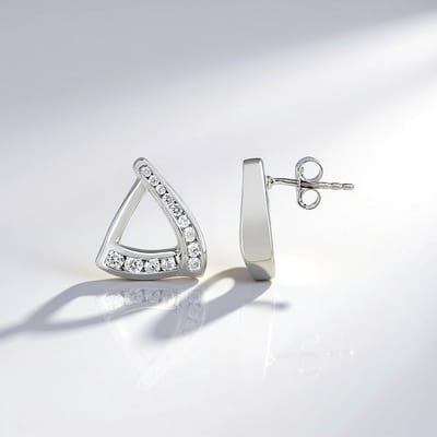 Cavill - 925 Sterling Zilver Geplatineerde Oorbellen - Cambodjaanse Zirkonen 0,83 ct - Moderne Driehoekige Oorstekers - Minimalistisch Glamour