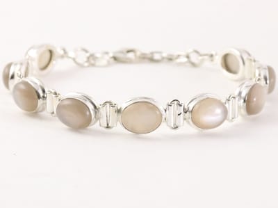 Zware zilveren armband met grijze maansteen