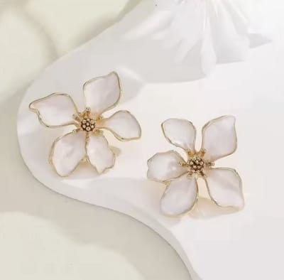 Oorbellen Set - Kleur: Goud & Offwhite - Luxe Oorbellen - Hoge Kwaliteit - RVS / Roestvrijstaal / Stainless Steel - Oorhangers / Oorknopjes - Inclusief Luxe Cadeauverpakking - Moeder / Moederdag - Vrouwen - Bloemen / Feest / Party - Luxury