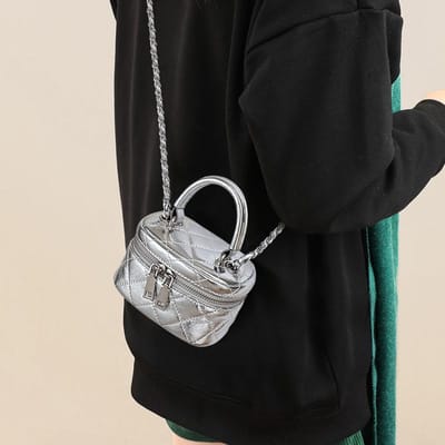 Sacs pour l'Automne et l'Hiver Sac Bandoulière pour Femmes Nouveau Style Sac Tendance de Cette Année Sac Boîte Design de Niche Sac Mini Chaîne black