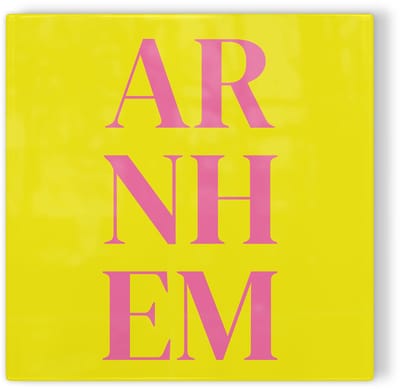 Tegeltje Arnhem - geel roze - tegeltje stad - tegeltje met tekst