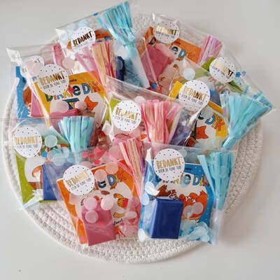 25 Uitdeelzakjes / Traktatie zakjes + 25 Stickers Bedankt voor de fijne tijd - School traktaties - Cellofaan zakjes - Transparant - Uitdelen - Peuterspeelzaal - Kinderopvang - Bedrijf - DH collection