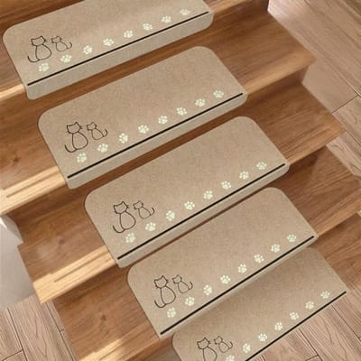KZQ Deze 7-delige set verlichte traptreden meet 23 x 56 cm en bestaat uit een verlicht kattenpootjespatroon, een antislip trapmat en een trapkleed.