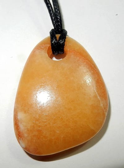 geel calciet doorboorde hanger