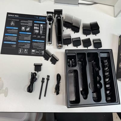 Elektrische Tondeuse Mannen - Haartrimmer Scheerapparaat - Thuis Kapsel Maken - LCD Batterij Indicator - 11 Opzetkammen - Zilver