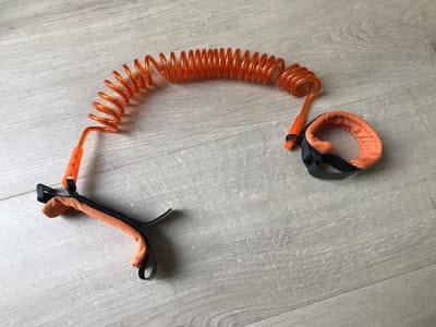 2,5 Meter Oranje Polsband Riem Kinderen - Anti wegloop kwandeltuigje - Flexibele en Elastische Looplijn Peuter