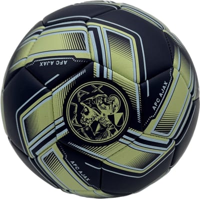 Ajax-bal away