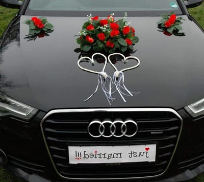 Rozenboeket Auto Decoratie - Bruiloft Versiering Set - Trouwauto Aankleden - Handgemaakt Duits Product - Universele Maat - Rood