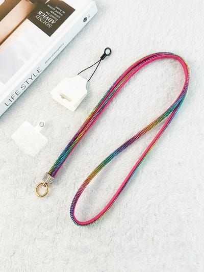 Ntech Telefoonkoord Kristal meerkleurig - Verstelbare Telefoonketting 1.2m - Universeel Koord Geschikt voor samsung , iPhone, Moto, LG, xiaomi, Telefoon