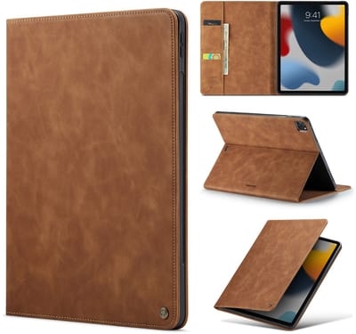 Casemania Hoes Geschikt voor Apple iPad Pro 11 inch 2025 (8e Generatie M5) - Sienna Brown - Book Cover met Pasjeshouder en Standaardfunctie