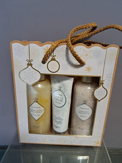 geschenk set vrouwen verjaardag - moeder dag - leuk geschenk - kado - kerst geschenk vanille - douche gel - badzout - hand en nagelcreme