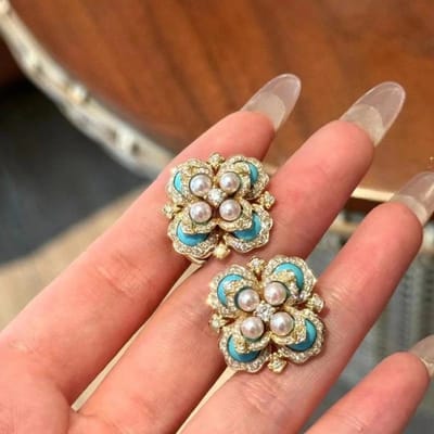 Oorbellen met Retro Paleisstijl Parel Turquoise Kristal Bloem voor Vrouwen Nieuw Binnen Exquise Hoogwaardige Oorknopjes Bruiloftssieraden brown