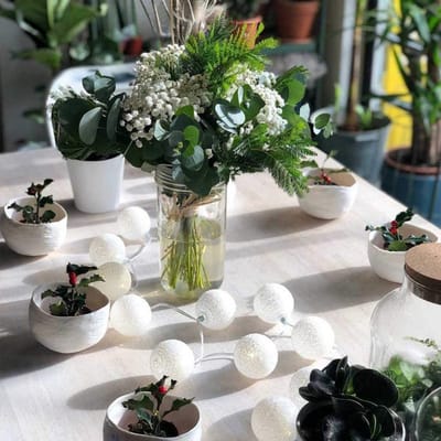 Sneeuwvlok LED lichtsnoer met 16 katoenen decoratieve bollen - Guirled – USB – met afstandbediening - lampionnen - lichtslinger