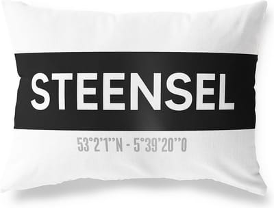 Tuinkussen STEENSEL - NOORD-BRABANT met coördinaten - Buitenkussen - Bootkussen - Weerbestendig - Jouw Plaats - Studio216 - Modern - Zwart-Wit - 50x30cm