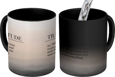 Magische Mok - Foto op Warmte Mokken - Koffiemok - Spreuken - Quotes - When you start to get grumpy and sassy because you miss travelling - Travitude - Magic Mok - Beker - 350 ML - Theemok - Mok met tekst