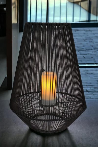 Zonnelantaarn met Kaars - Rotan Lantaarn Solar - Buiten Decoratie - Automatische Schemersensor - 51 x 375 cm - Grijs