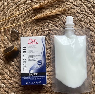 Wella Color Charm Permanent Liquid Haircolour - 4A + developer - Medium Ash Brown - Haarverf - Wella Haarkleuring - Medium Bruin - Asbruin - Ash Brown