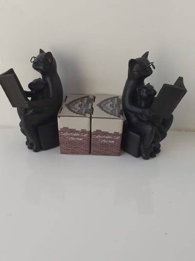 Katten beeld katten boekensteunen zeer schattig 16 x 10 x 7 cm x2