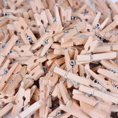 New Age Devi - 150x stuks Houten mini foto knijpertjes/wenskaart knijpertjes - 2,5cm