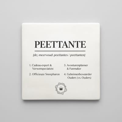 Grappige Definitie Keramische Tegel “Peettante” – Elegant Cadeau voor de Peettante, Minimalistische Typografie Woondecoratie Tegel 15 x 15 cm