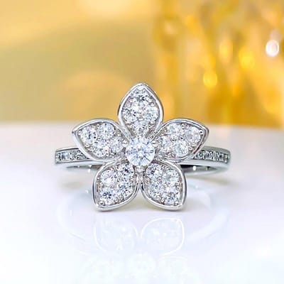Huitan Prachtige Bloemvormige Vingerring voor Vrouwen Kleur Schitterende Cubic Zirconia Bruiloft Accessoires Esthetische Sieraden 7 gray